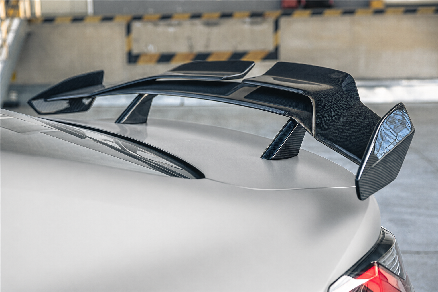 DW Style Carbon Fiber Wing - BMW M4 G82