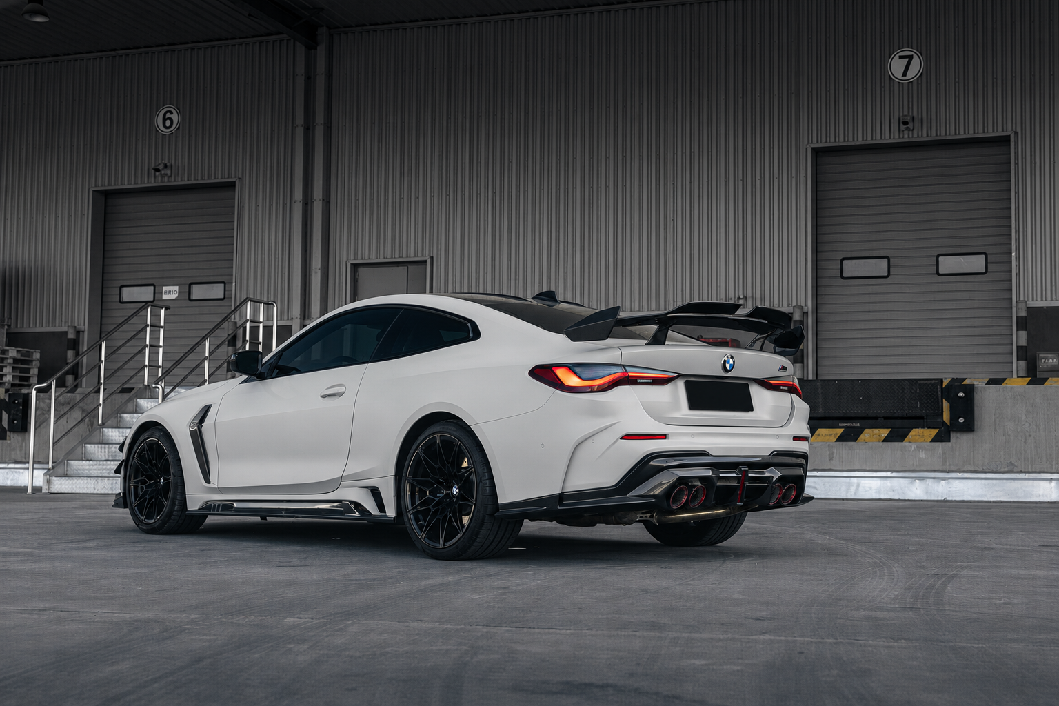 DW Style Carbon Fiber Wing - BMW M4 G82